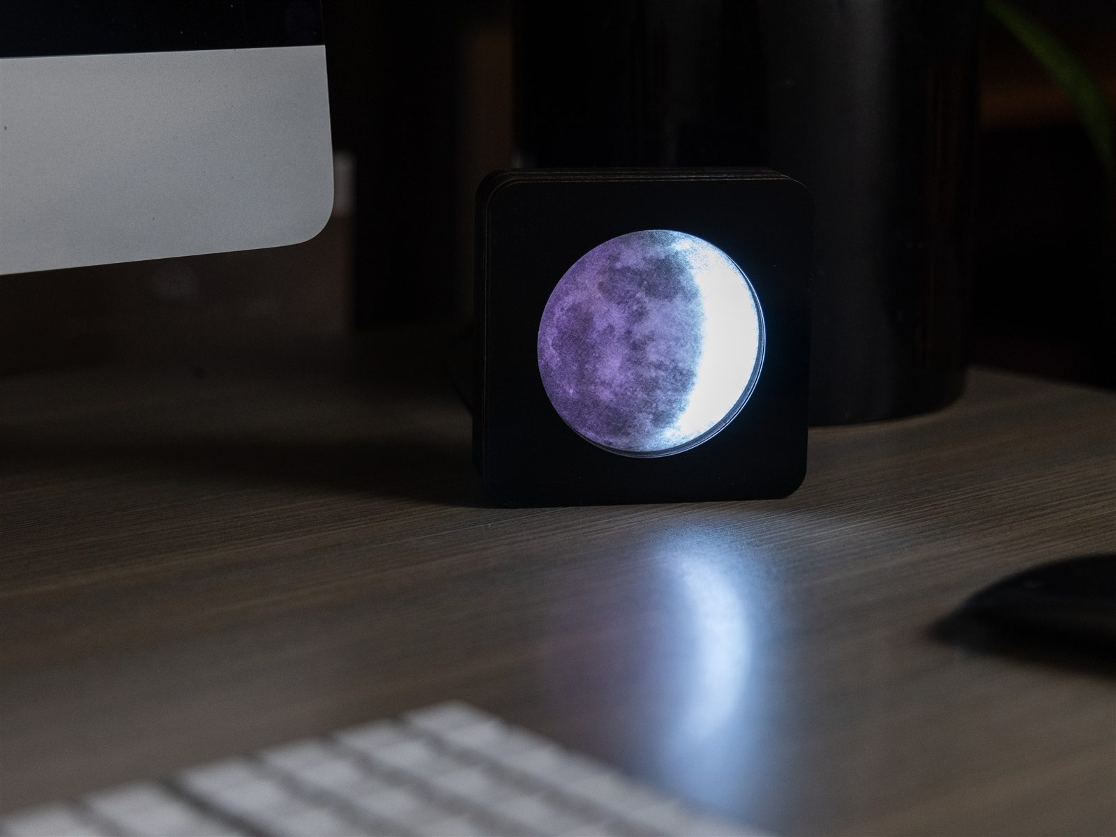 Compact LunaKron MINI moon phase display